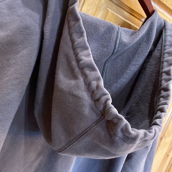 Carhartt zip up hoodie - Picture 6 of 9